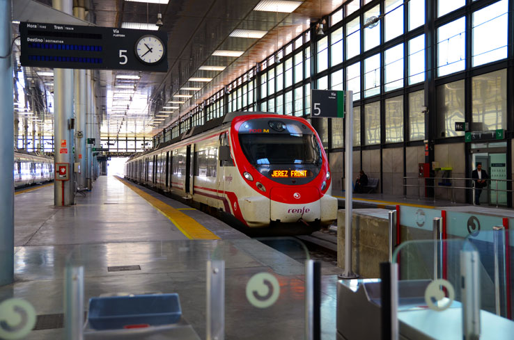 The Cercanías getting ready to depart Cádiz for Jerez
